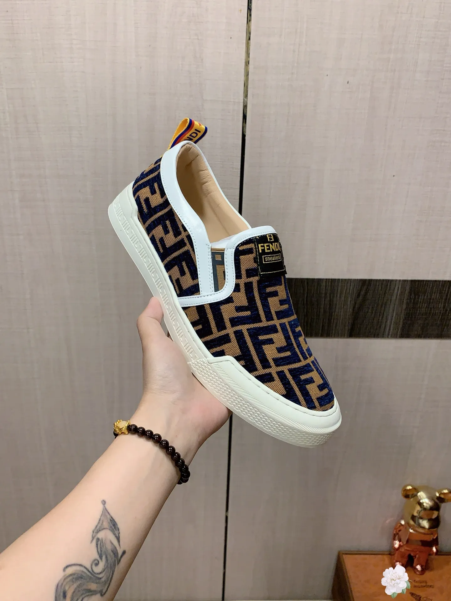 Men's men's shoes💰380💰💰🎩🎩[Lightning][Lightning] "FENDI*" The latest and most popular casual shoes, top brand [Seduce] luxury~purchase, top~quality. [Strong] The upper is made of imported breathable cloth fabric with cowhide material ➕ breathable sheepskin feet (•) and fine workmanship. The original stylish and stylish soft rubber wear-resistant and non-slip outsole is light and comfortable on the feet. The real thing looks better when photographed. No. 2291: code: 38-44, 3️⃣ colors selected